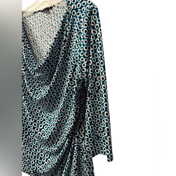 Chaus Patterned Top with cowl neck & rutching on sides EUC Women’s size XL - Picture 6 of 8